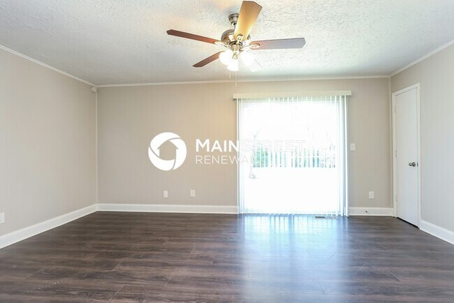 Foto del edificio - 3 Bedroom Pet-Friendly Home in MURFREESBORO, TN with Main Street Renewal