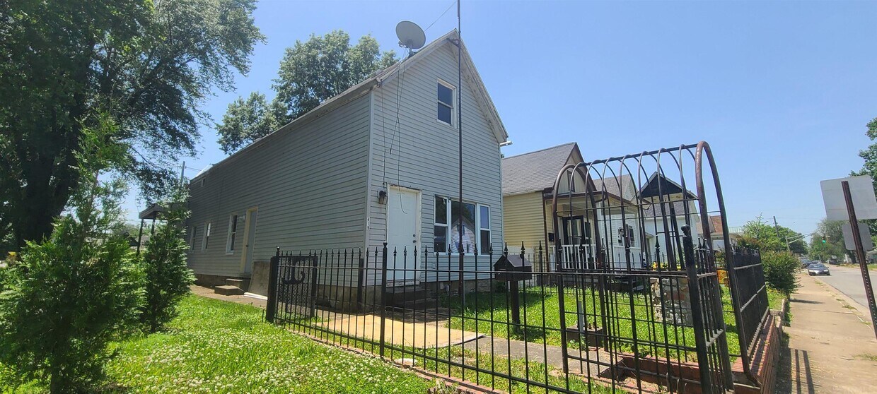 419 E Virginia St, Evansville, IN 47711