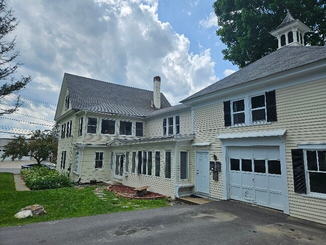 Building Photo - 138 High St