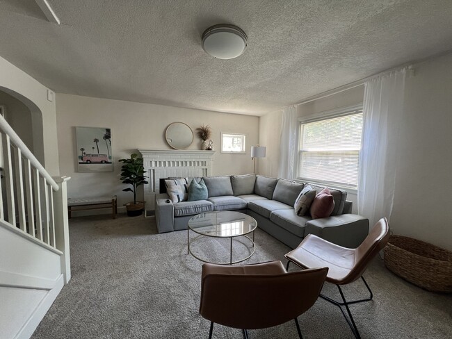 Building Photo - 316 Ashlawn Dr