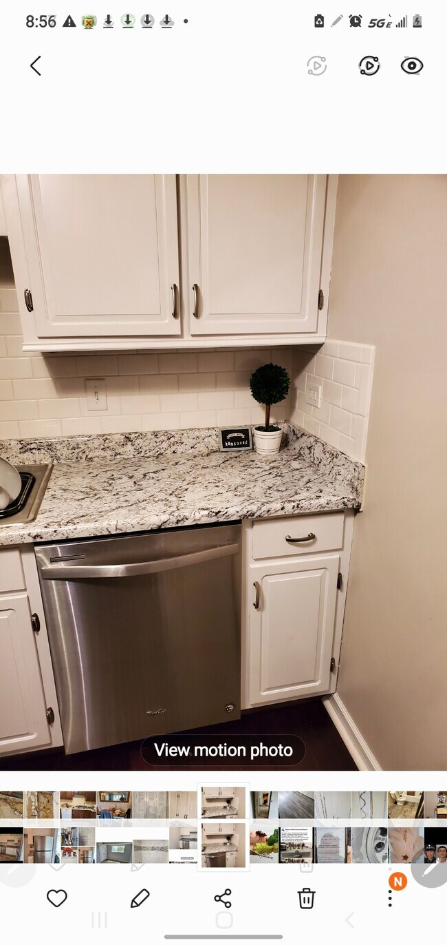 Foto del edificio - 18400 Cherry Creek Dr