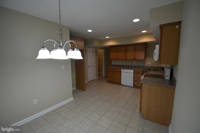 Building Photo - 1103 Laurel Ct
