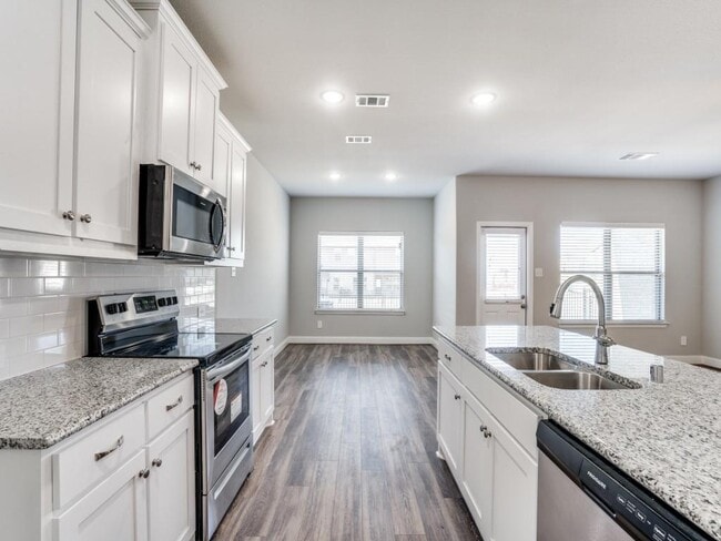 Building Photo - 6803 Topaz Dr