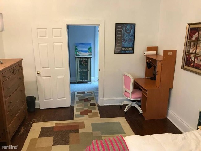 Building Photo - 1 br, 1 bath Apartment - 1234 34th St NW
