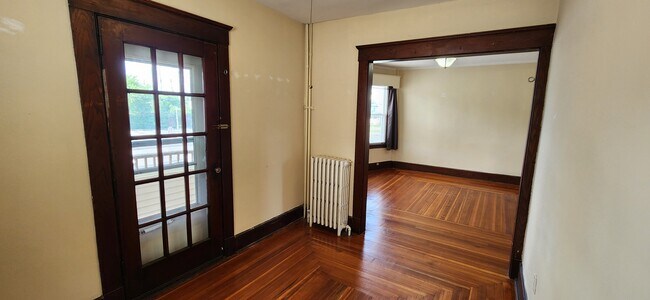 Foto del edificio - 352 Elm St