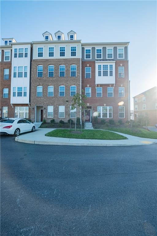 Foto del edificio - 4341 Saunders Station Loop
