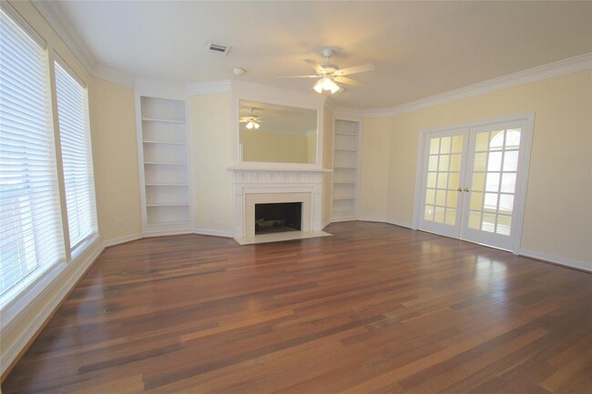 Building Photo - 2645 Braemar Ln