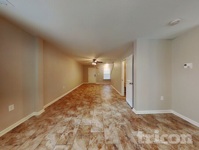 Foto del edificio - 3708 Alexander Forest Dr