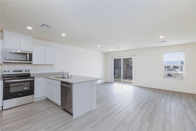 Building Photo - 6061 Amaryllis Fls St
