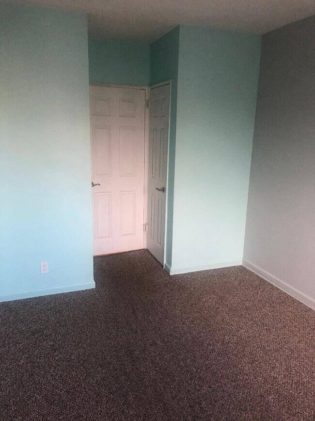 Foto del edificio - 63-31-31 Pleasantview St