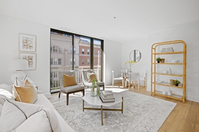 Foto del edificio - The Hartford | 2 Bed | 2 Bath | 1,100 Sf | 1 Private Balcony | 1 Garage Parking