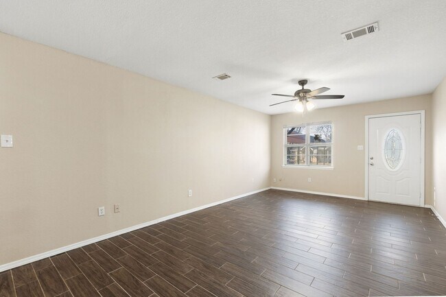 Building Photo - 909 Essex St