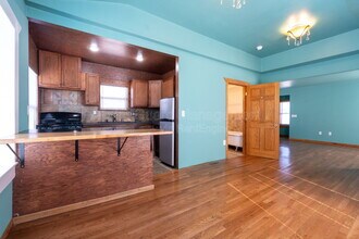 Building Photo - 421 N Emporia Ave