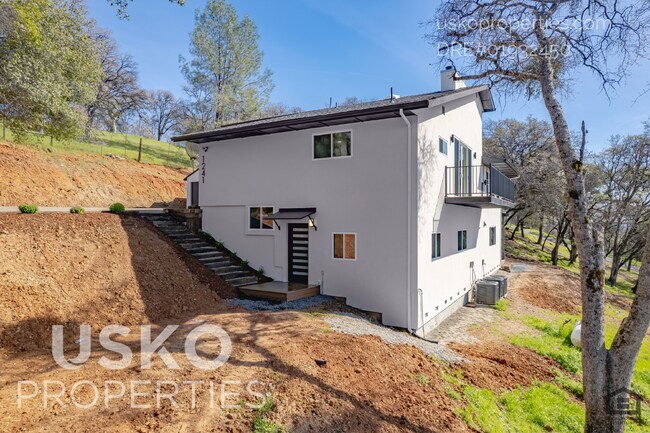 Building Photo - 1241 Arrowbee Dr