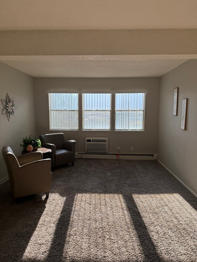1BR, 1BA - 650SF - Bedroom - Spring Creek