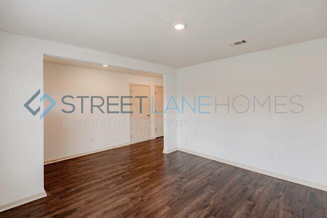 Building Photo - Charming 4 Bedroom in Tuscaloosa!