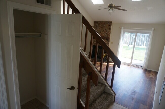 Foto del edificio - 2374 Fieldstone Cir