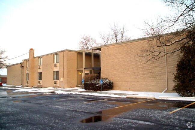 Building Photo - Eagle Pointe Apartments