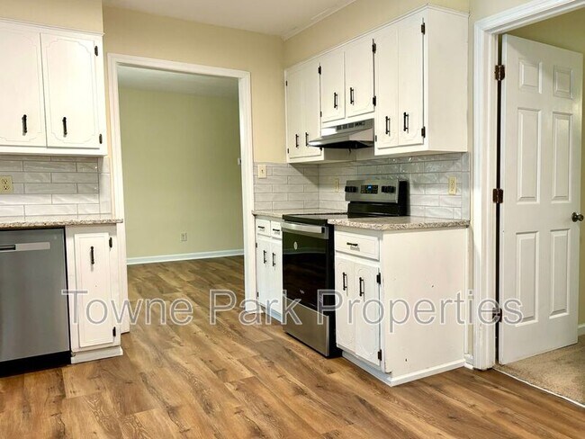 Building Photo - 292 Murray Dr