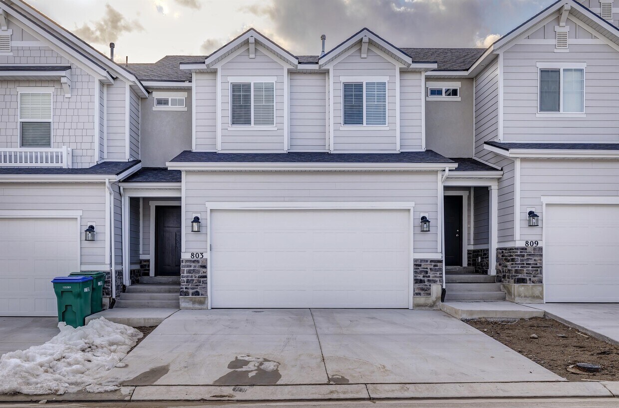 803 N Hilltop Dr, Lehi, UT 84043 Townhome Rentals in Lehi UT