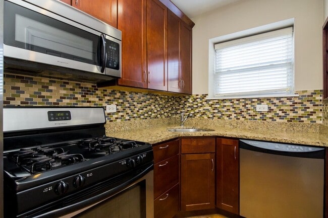 Foto del edificio - 6501 N Claremont Ave