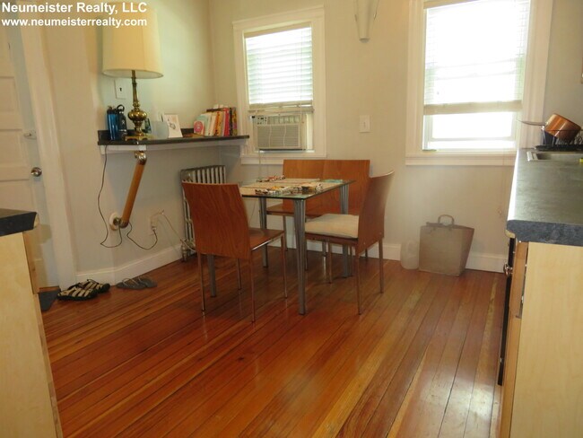 Foto del edificio - 95 Frederick Ave