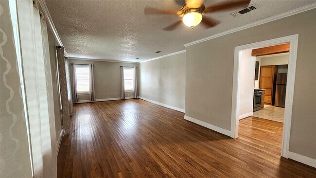 Building Photo - 4901 Houston Dr