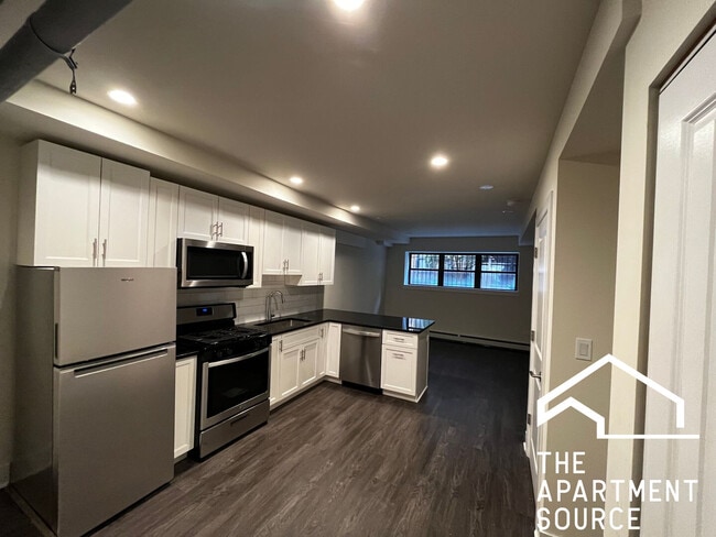 Building Photo - 720 W Grace St