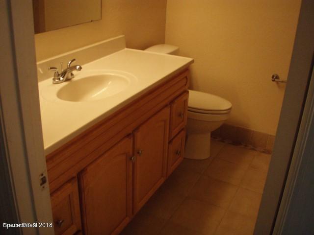 Building Photo - 1999 Island Club Dr