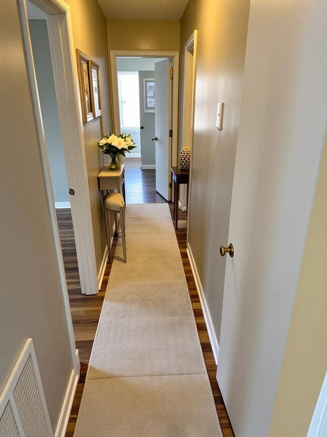 Foto del edificio - Charming 2BR Condo in Charlotte