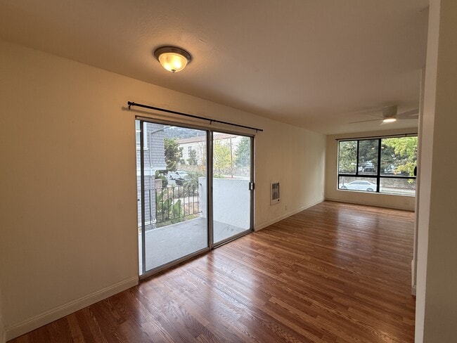 Foto del edificio - 2632 Warring St