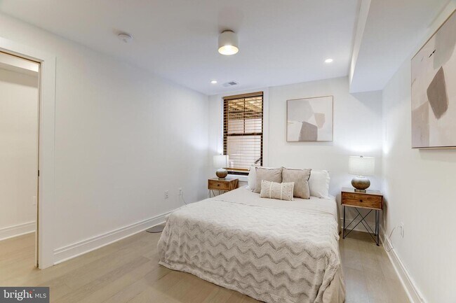 basement bedroom - 4627 43rd Pl NW
