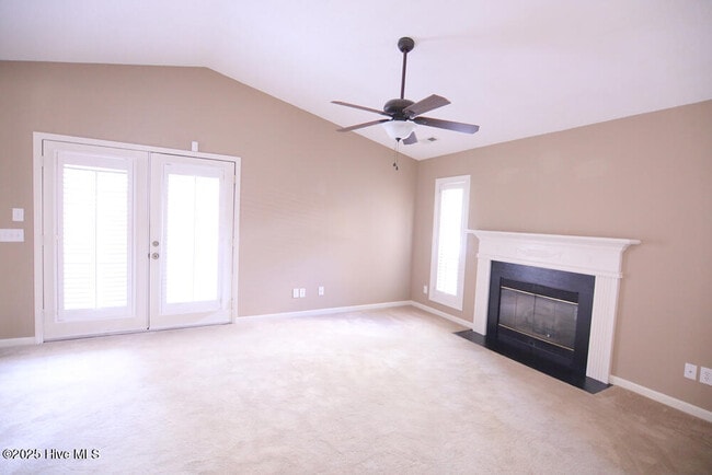 Building Photo - 105 Sunshine Ln