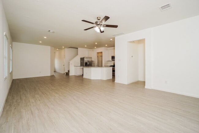 Building Photo - 1217 White Willow
