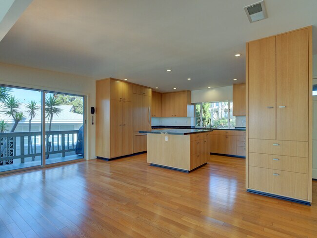 Building Photo - 8135 Tuscany Ave