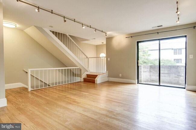 Building Photo - 1325 13th St NW