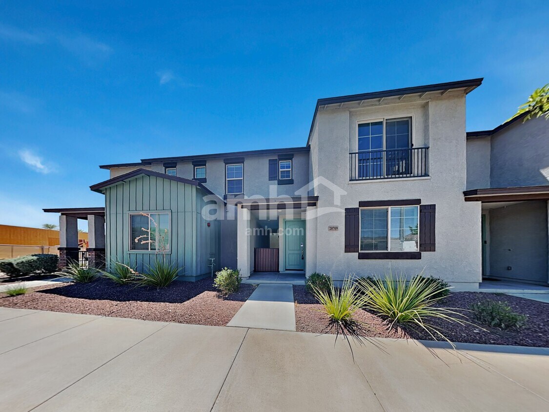 Foto principal - 20709 W Maiden Ln