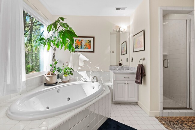 Building Photo - Get March Free!! Charming Home on Large Lot in Chapel Hill!