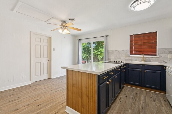 Building Photo - Cozy Oasis in Metairie: Your Dream Home Awaits!