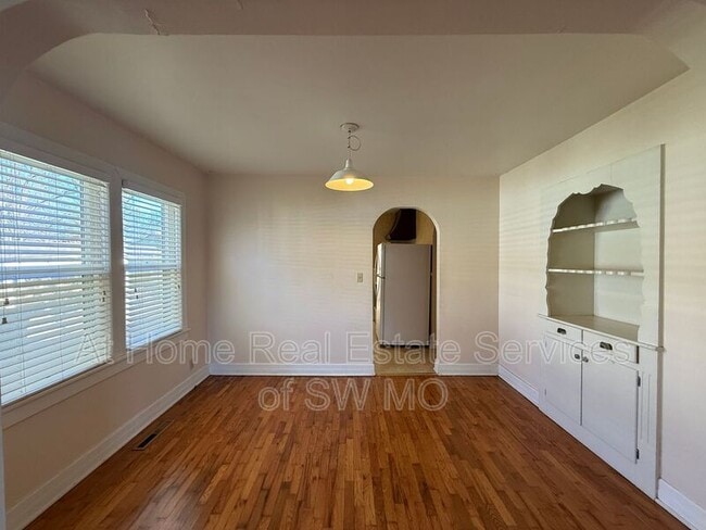 Building Photo - 1316 S Maryland Ave