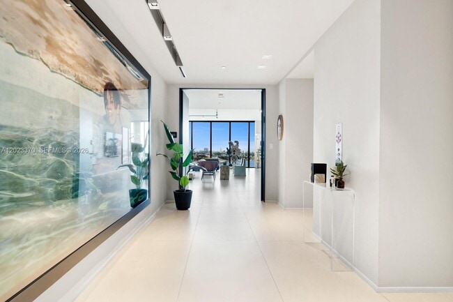 Building Photo - 1000 Biscayne Blvd