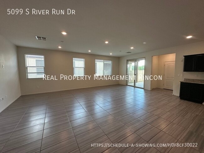 Building Photo - 5099 S River Run Dr
