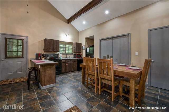 Foto del edificio - 2265 Lones Branch Ln