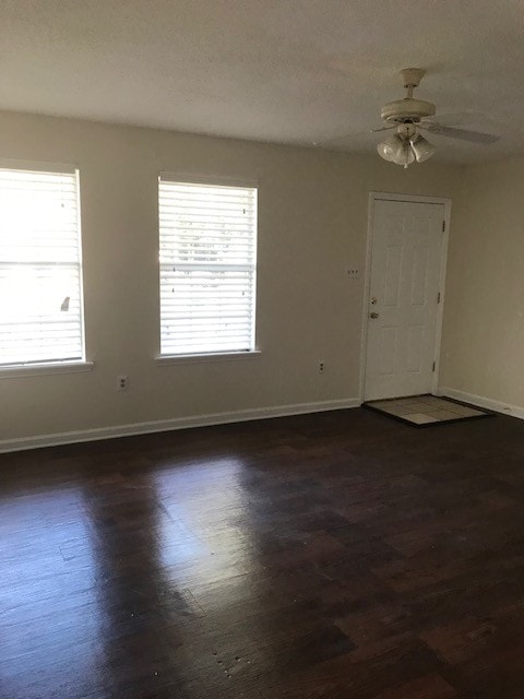 Livingroom/ entrance - 2600 Dumaine St