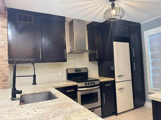 Foto del edificio - 204 Lake Pointe Dr