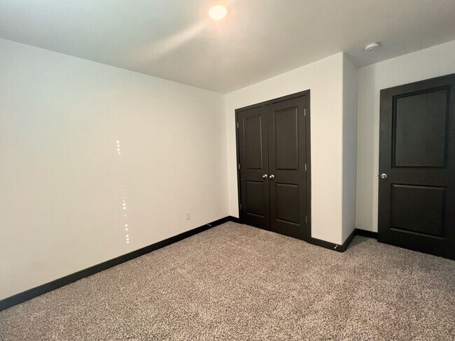 Foto del edificio - Mission Valley 3 Bedroom 2.5 Bath Townhome