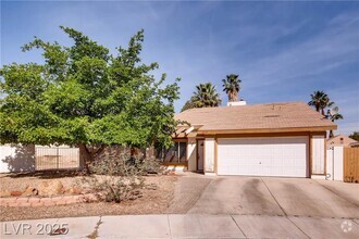 Building Photo - 4205 Newhaven Dr