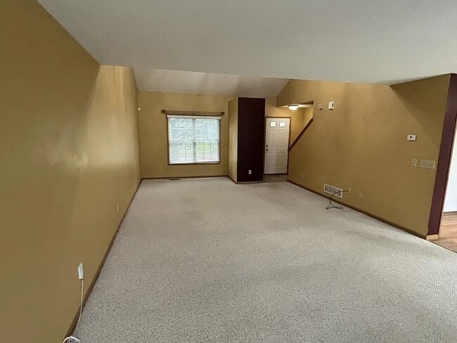 Foto del edificio - 8629 Fernbrook Dr