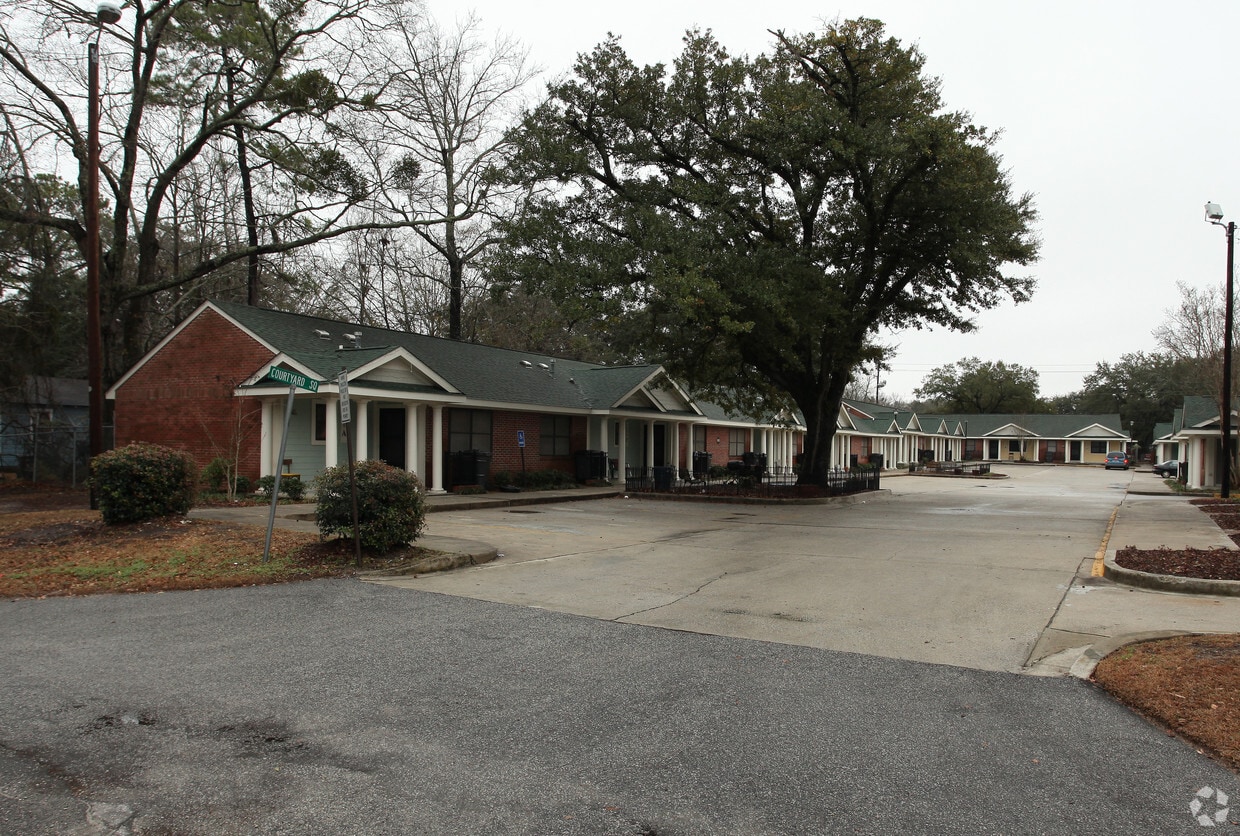 Primary Photo - Liberty Hill Place