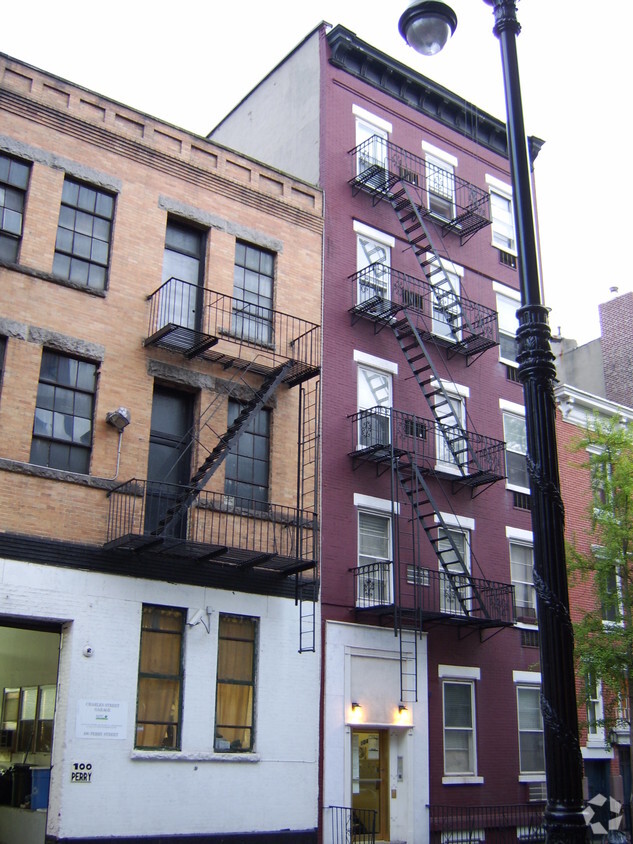 Building Photo - 104 Perry St